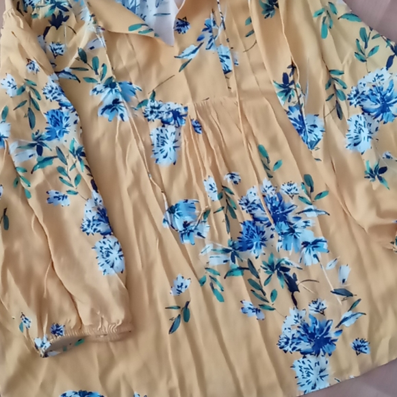 Plus size top - Picture 5 of 6